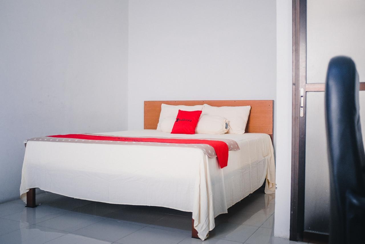 Reddoorz Near Sirkuit Sentul Hotel Bogor Esterno foto